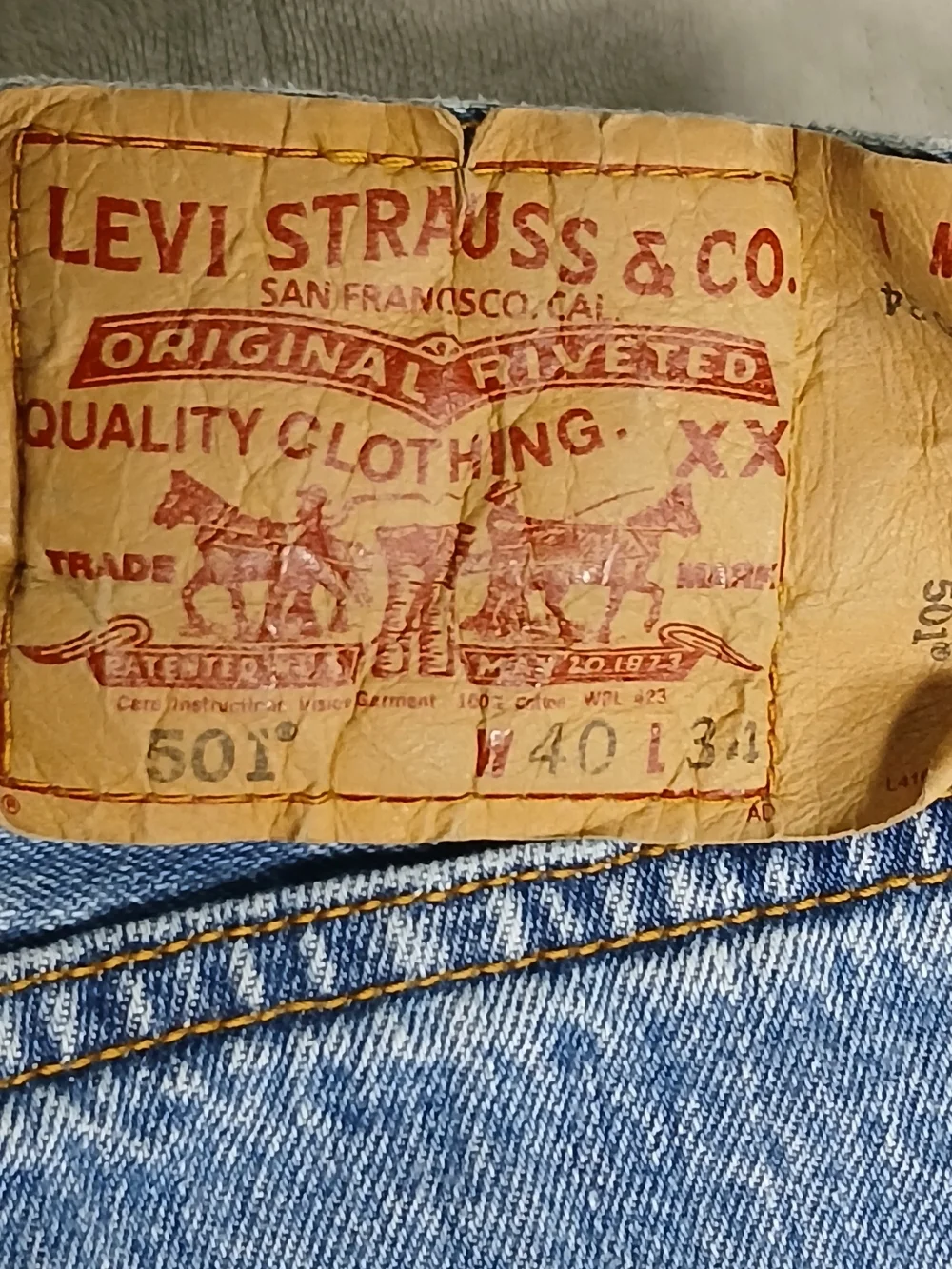 Levi's 501 Jeans 40x32 Men's Tagged 40x34 Straight Leg Button Fly